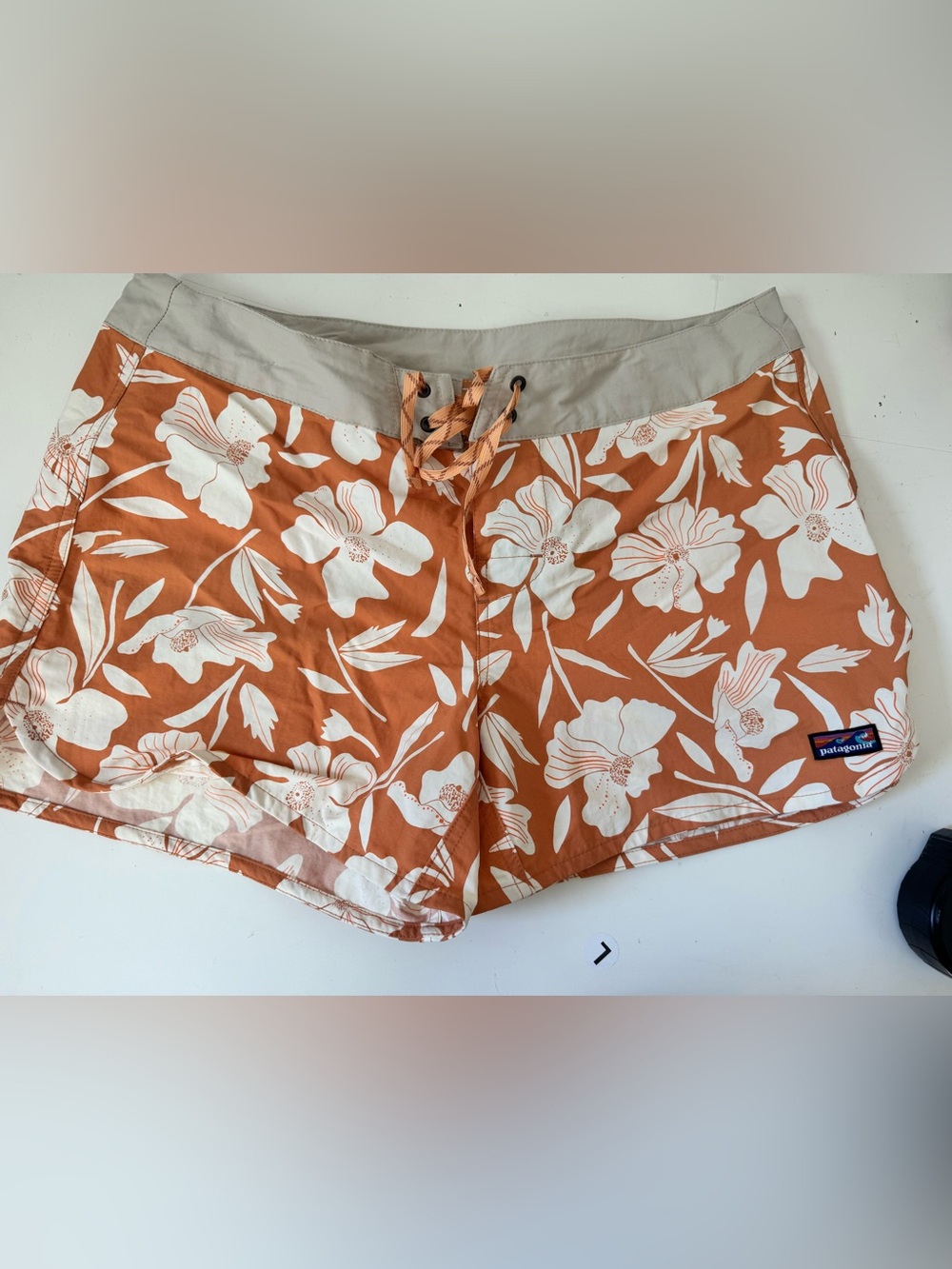 Patagonia Womens Wavefarer Boards Shorts 5" Orange/Peach White Floral Sz 12